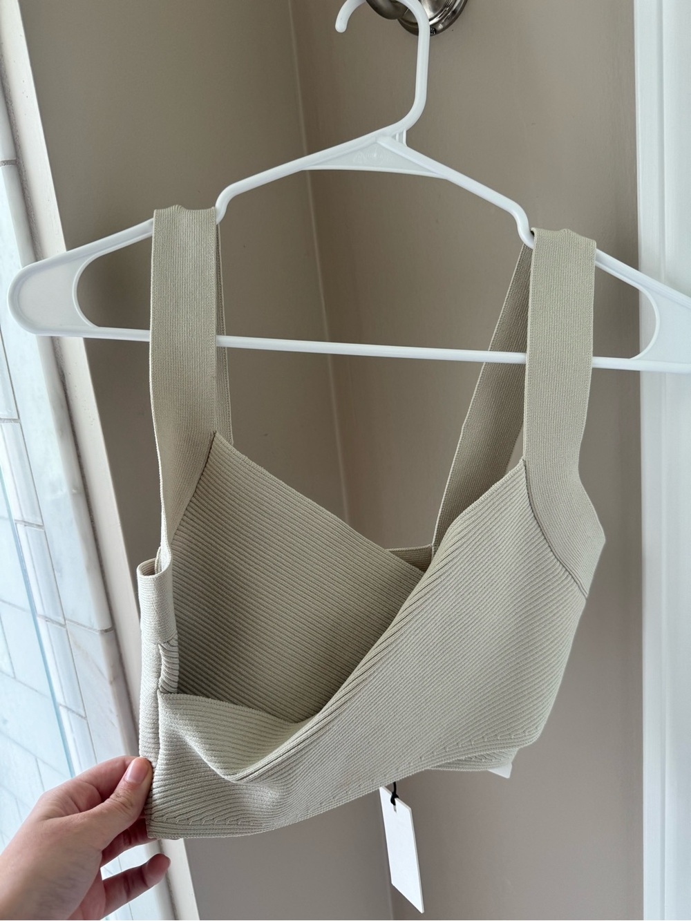 NWT Small Babaton Matte Pearl Sculpt Knit Tank — Light Beige